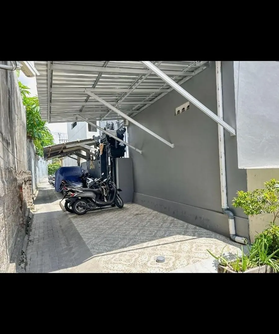 Narayuka House Kamar 3 Apartamento Seminyak
